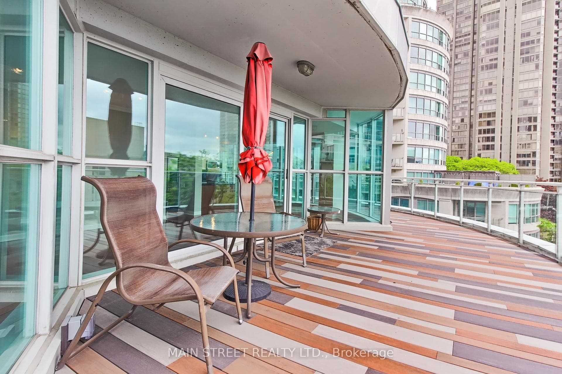 2067 Lake Shore Boulevard Unit 405 photo 21