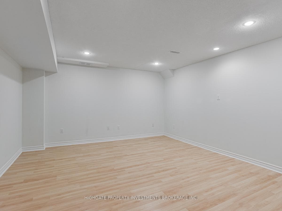 29 The Meadows Avenue photo 31