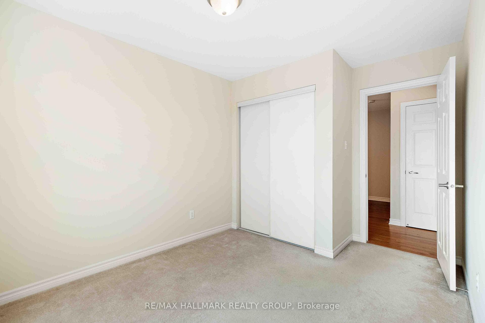 164 Sunshine Crescent photo 18
