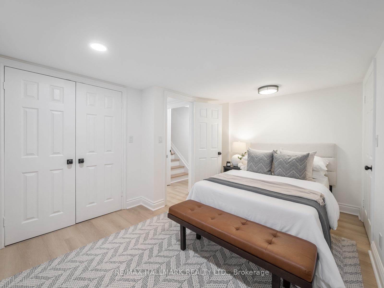 26 Eastmount Avenue photo 42