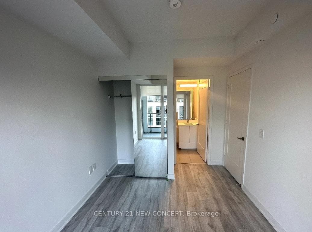 60 Princess Street Unit 1020 photo 11