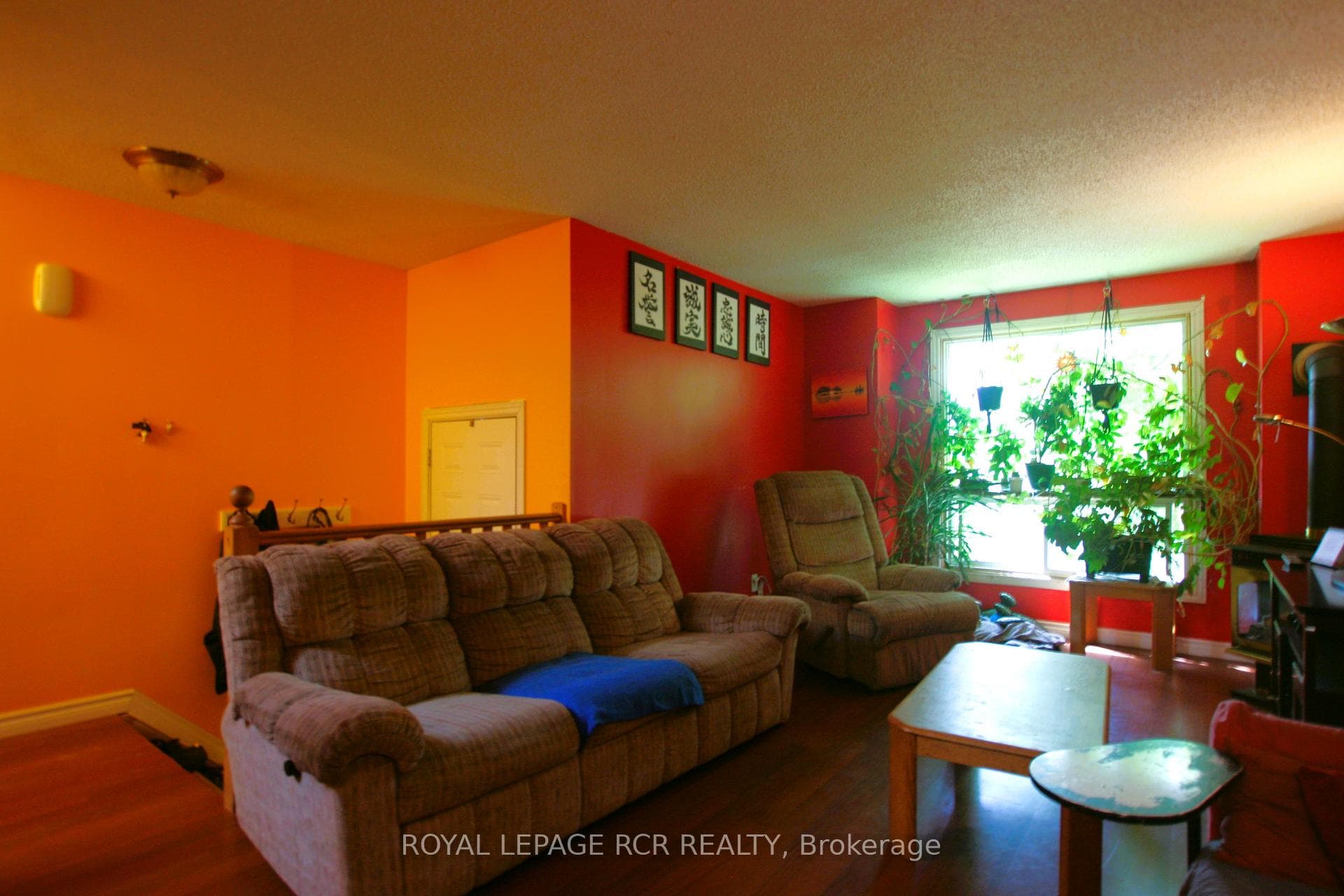 516 Pineview Gardens photo 3