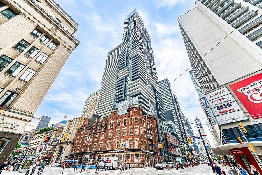7 Grenville Street Unit 2106 photo 1