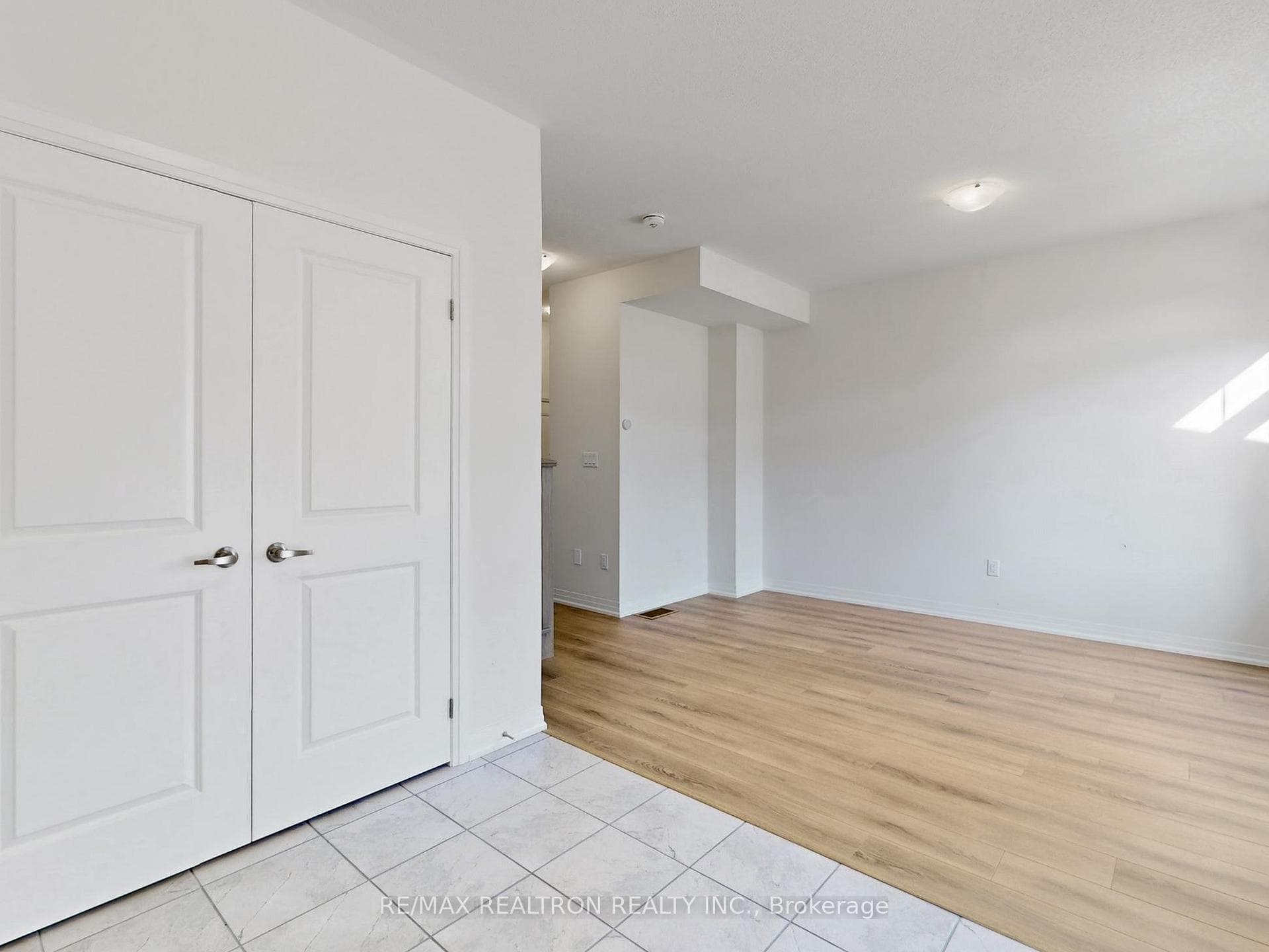 2710 Peter Matthews Drive photo 2