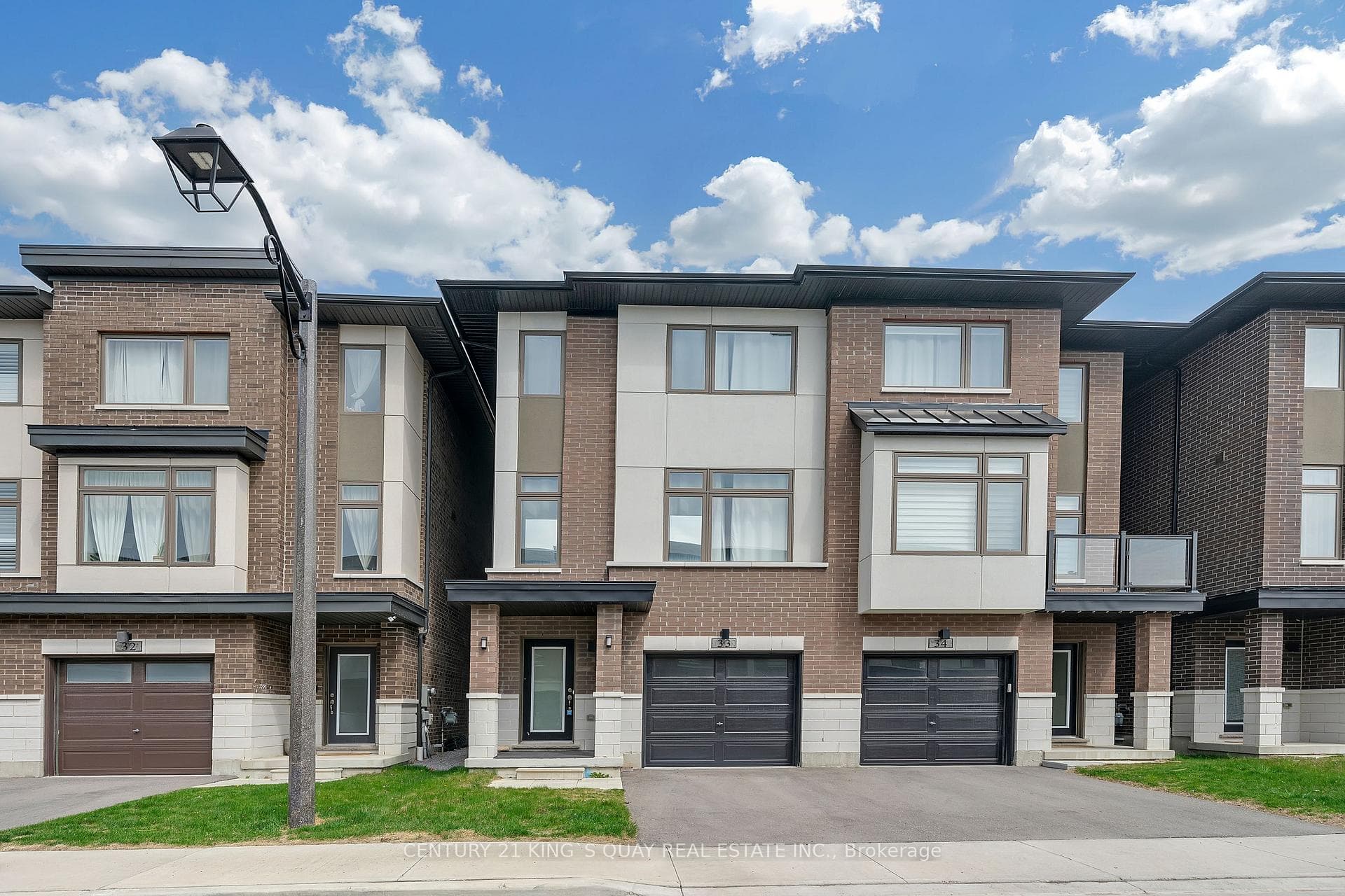 250 Finch Avenue Unit 33 photo 1