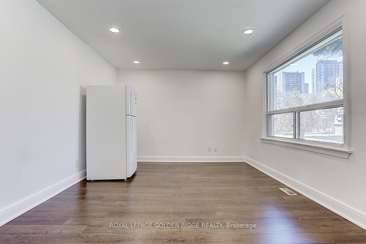 21 Lyndale Drive photo 19