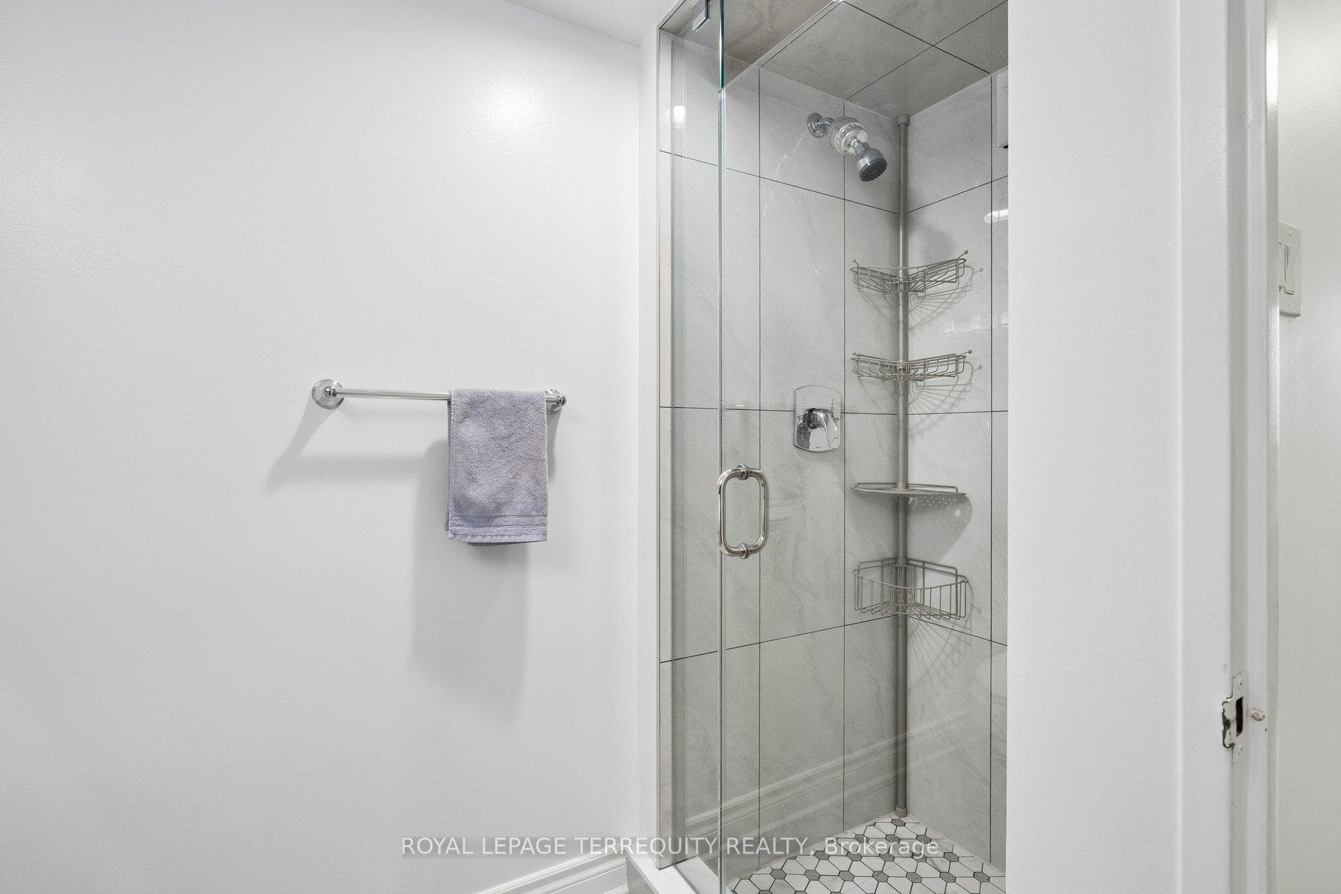 410 Mclevin Avenue Unit 709 photo 32