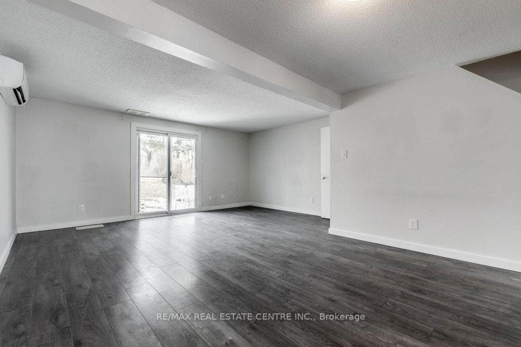 36 Carter Crescent photo 11