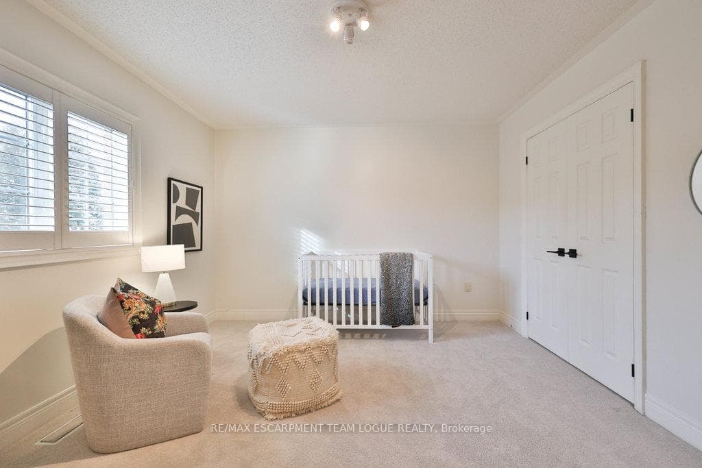 4378 Latimer Crescent photo 38