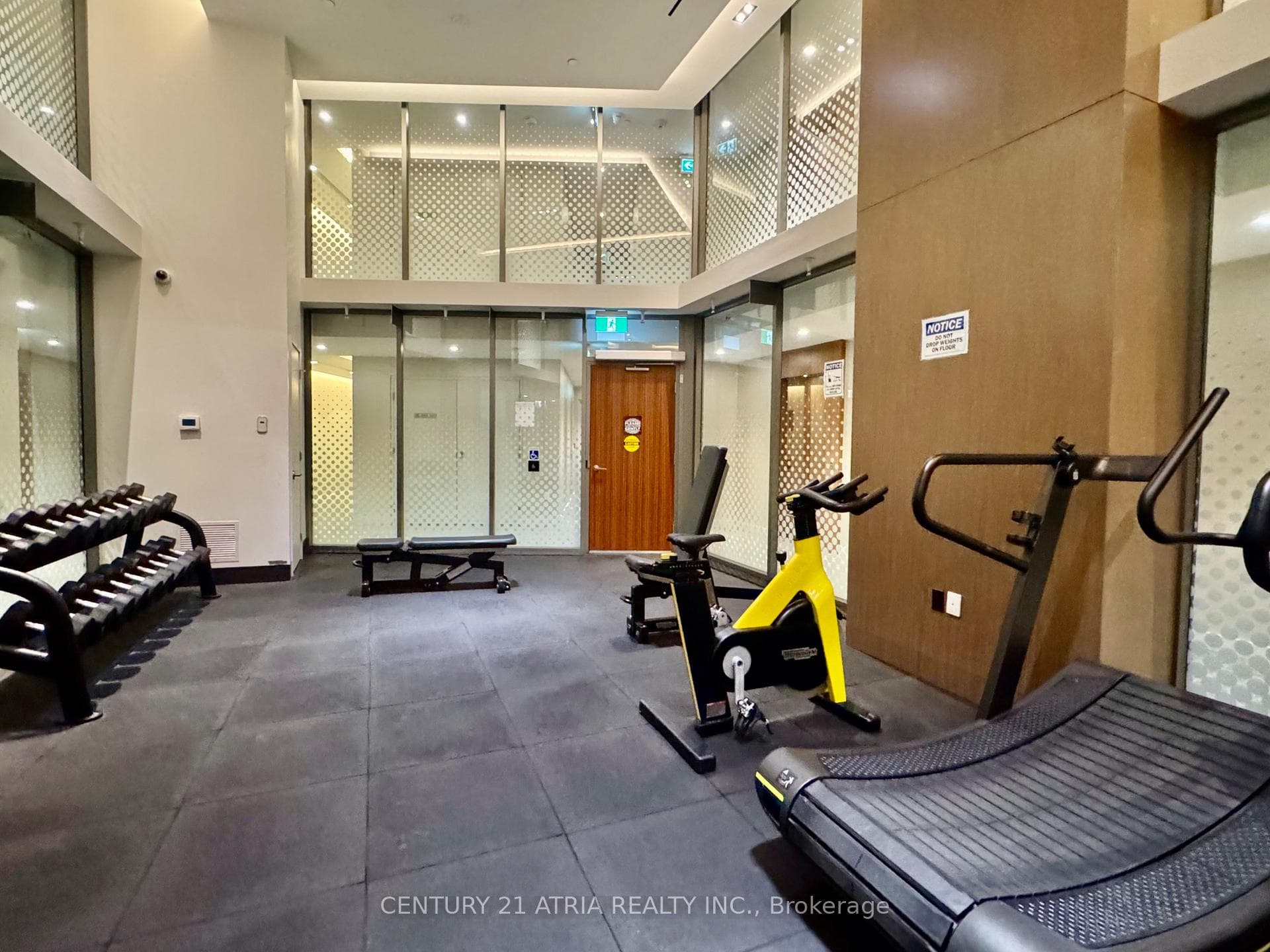 15 Queens Quay Unit 920 photo 32