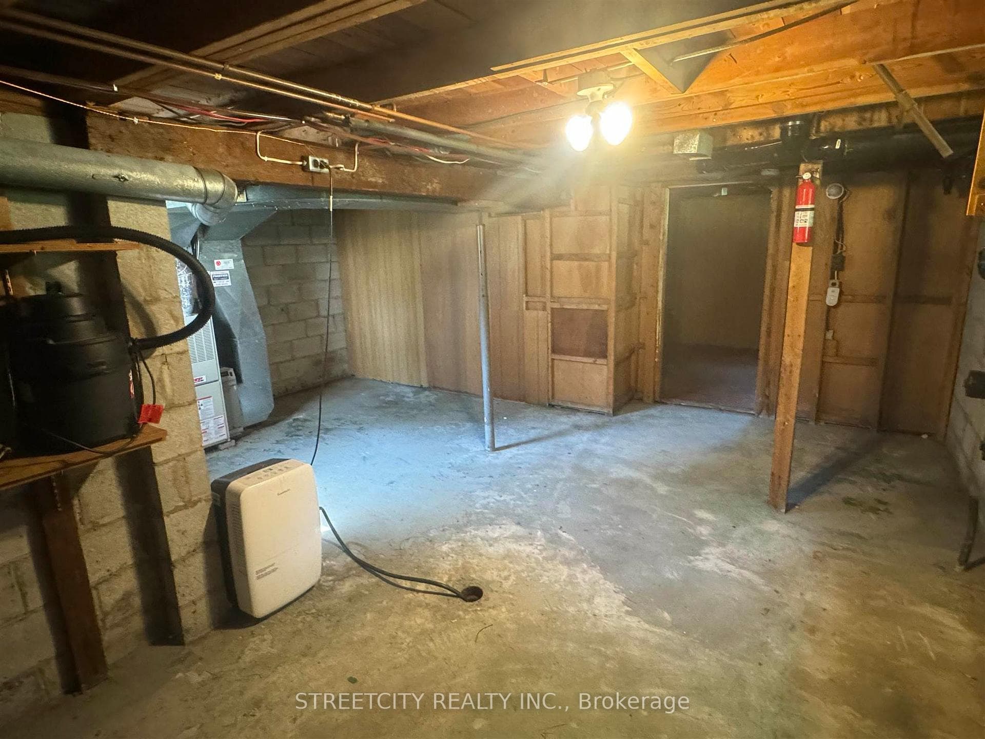 1811 Paquette Road photo 34