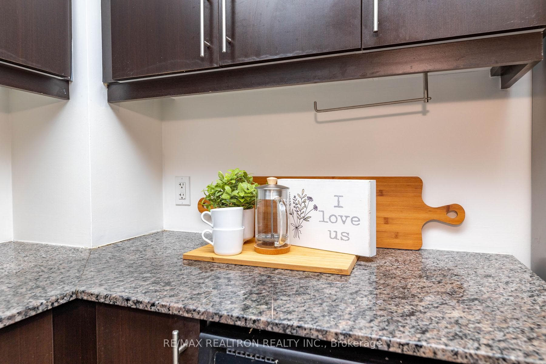 30 Meadowglen Place Unit 1901 photo 12