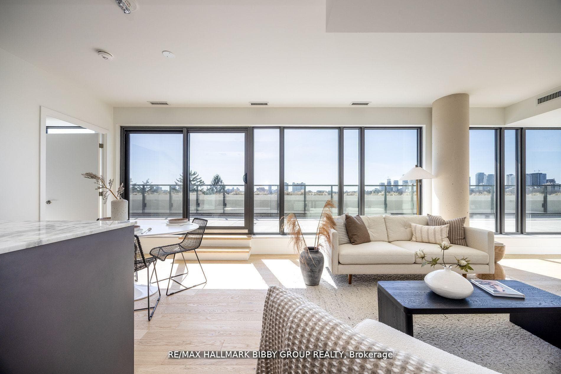 1414 Bayview Avenue Unit 701 photo 4