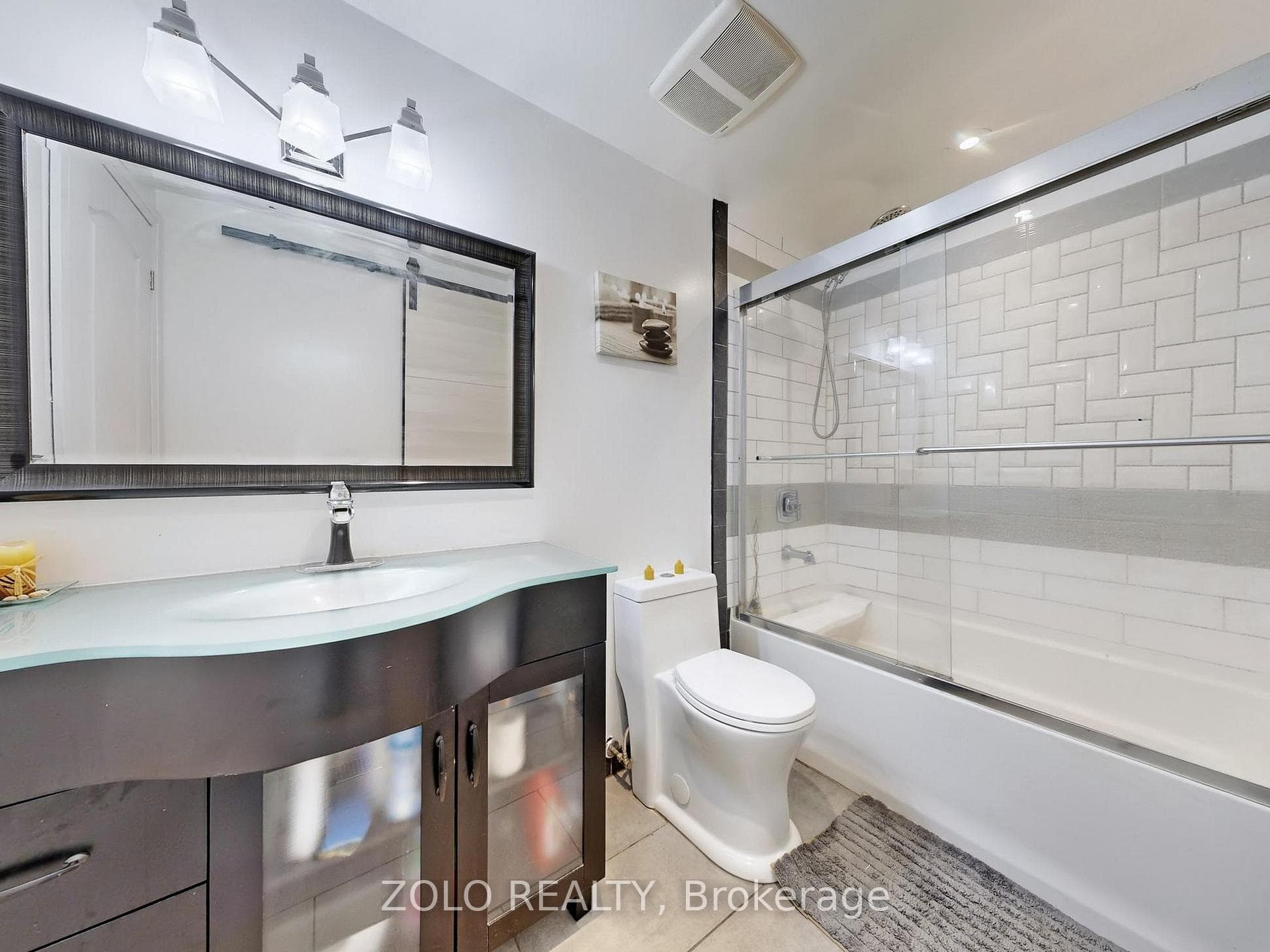 226 Thoms Crescent photo 31