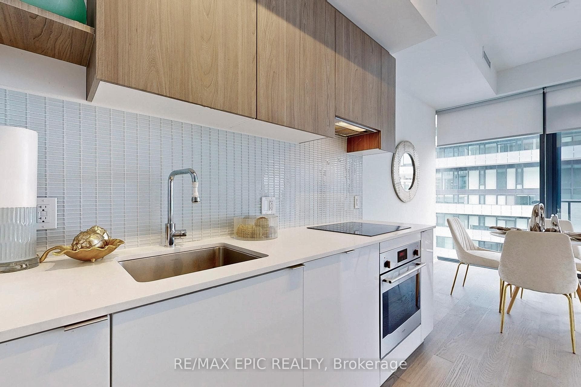 161 Roehampton Avenue Unit 801 photo 9