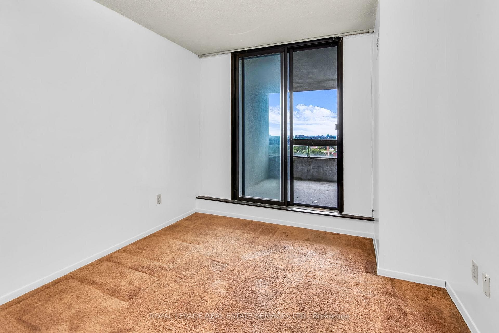 100 Quebec Avenue Unit 1811 photo 12