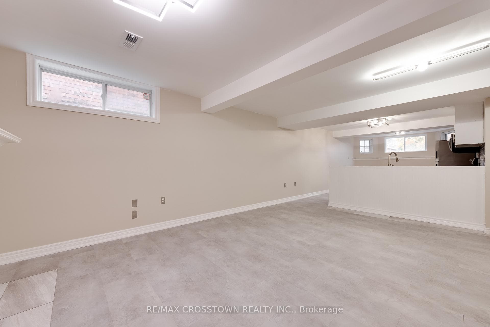 80 Marsellus Drive Unit Lower photo 8