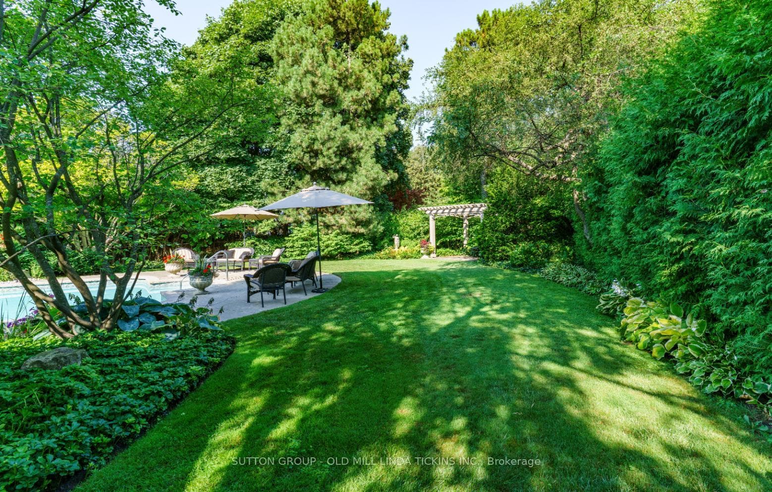 6 Winterbourne Court photo 37