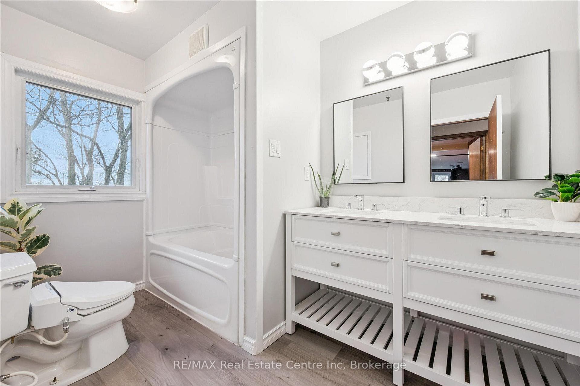 500 WATSON Parkway photo 17