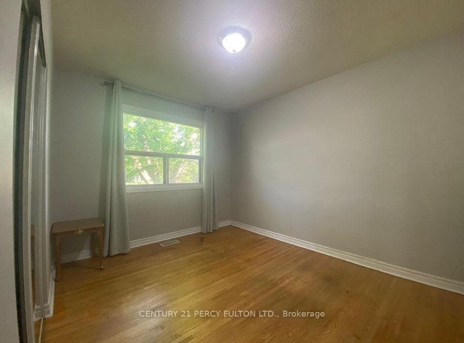 3986 Ellesmere Road photo 8