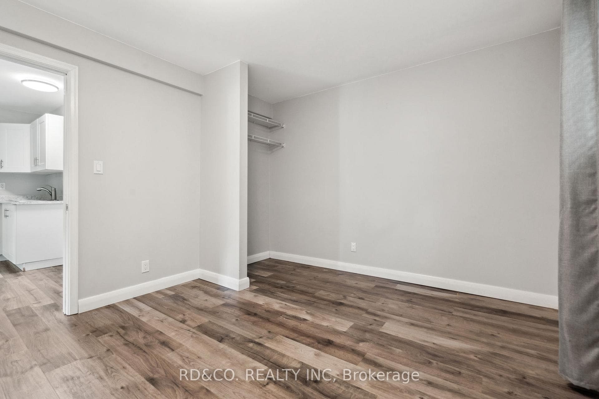 82 Peacock Boulevard photo 21