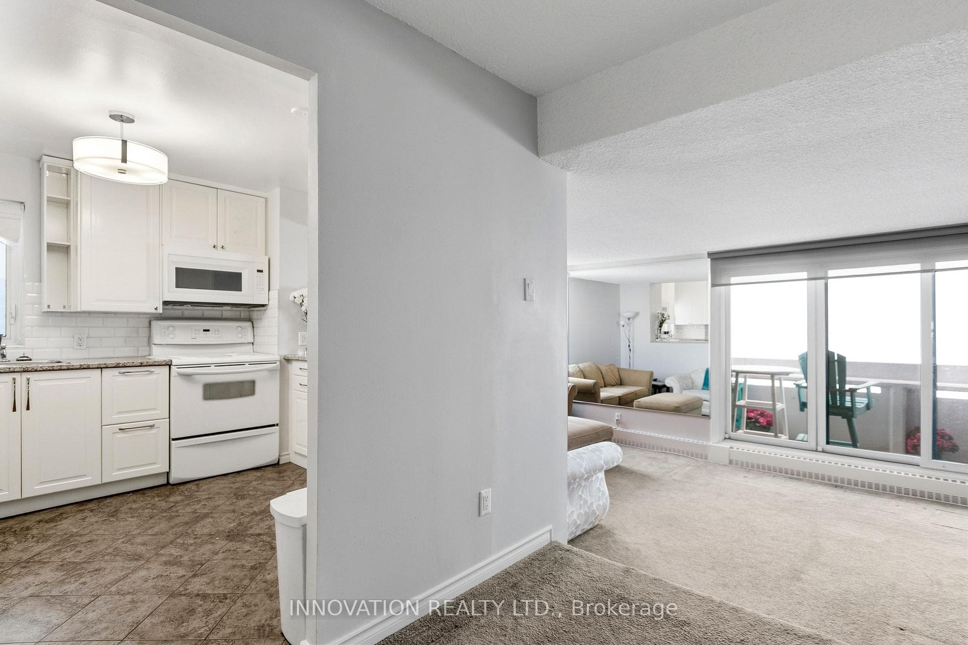 1081 AMBLESIDE Drive Unit 1810 photo 19