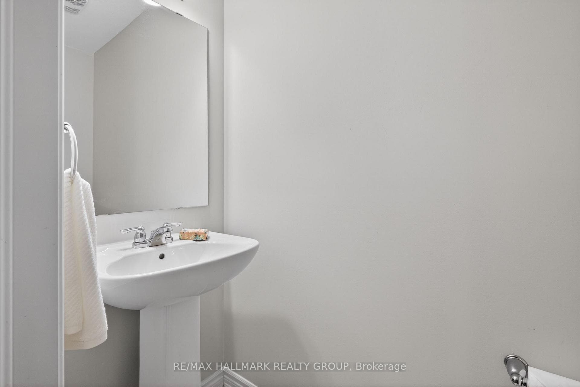 805 Kiniw Private photo 7