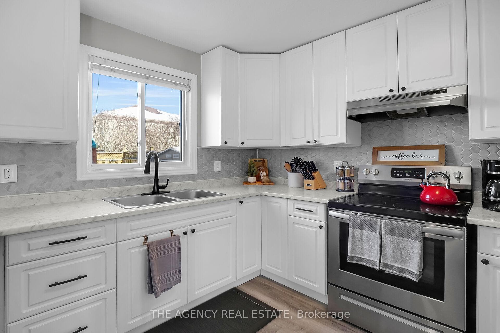 950 Blythwood Road photo 13