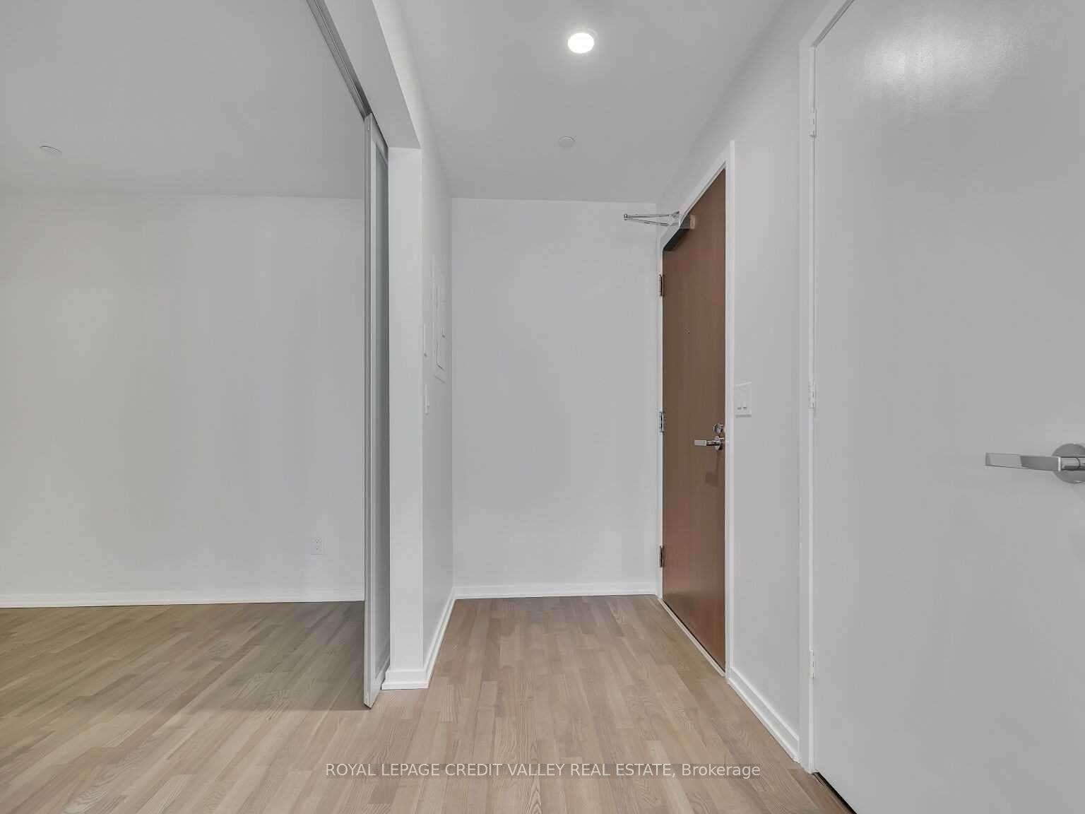 1 Bloor Street Unit 1308 photo 9