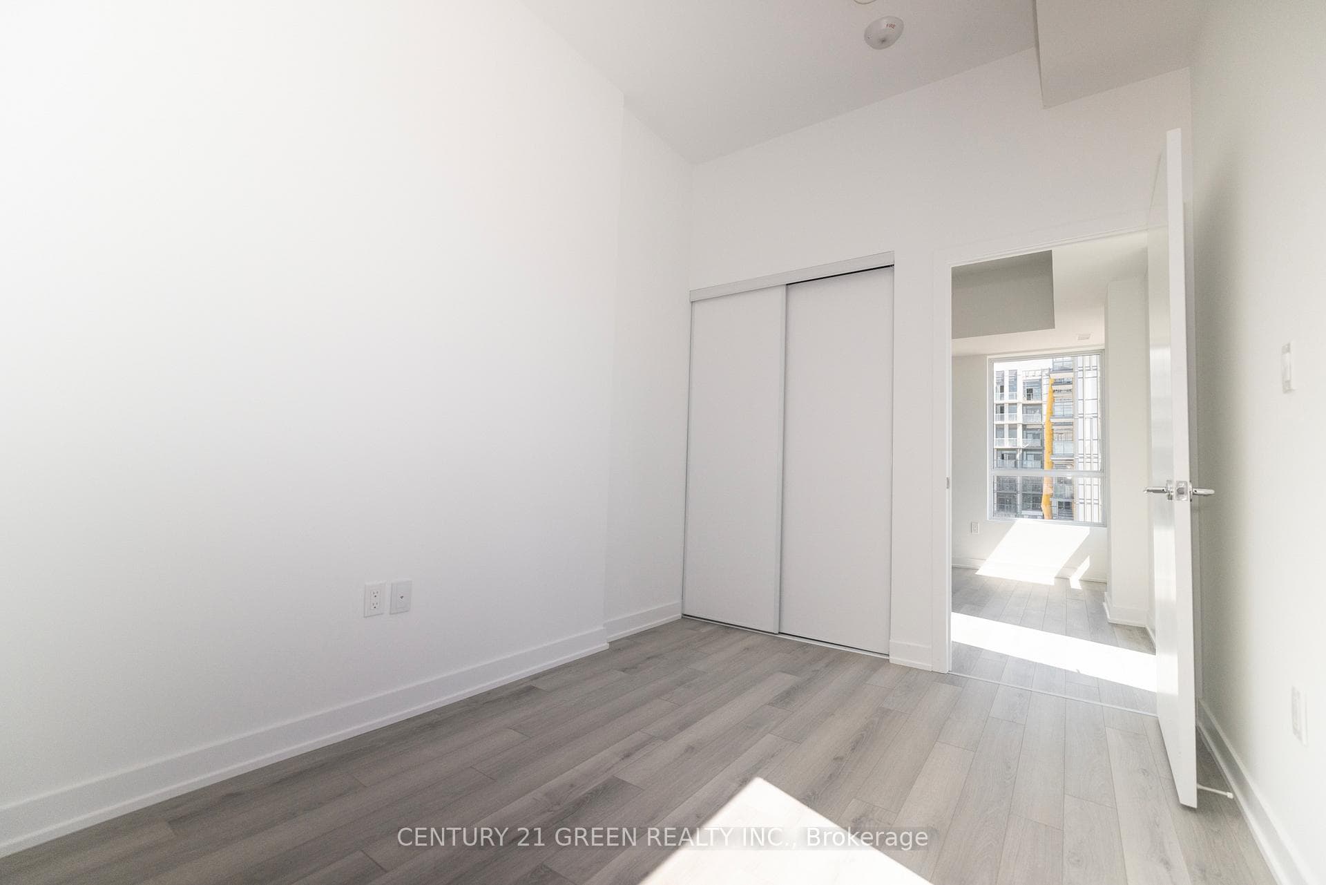 1005 Dundas Street Unit 524 photo 13