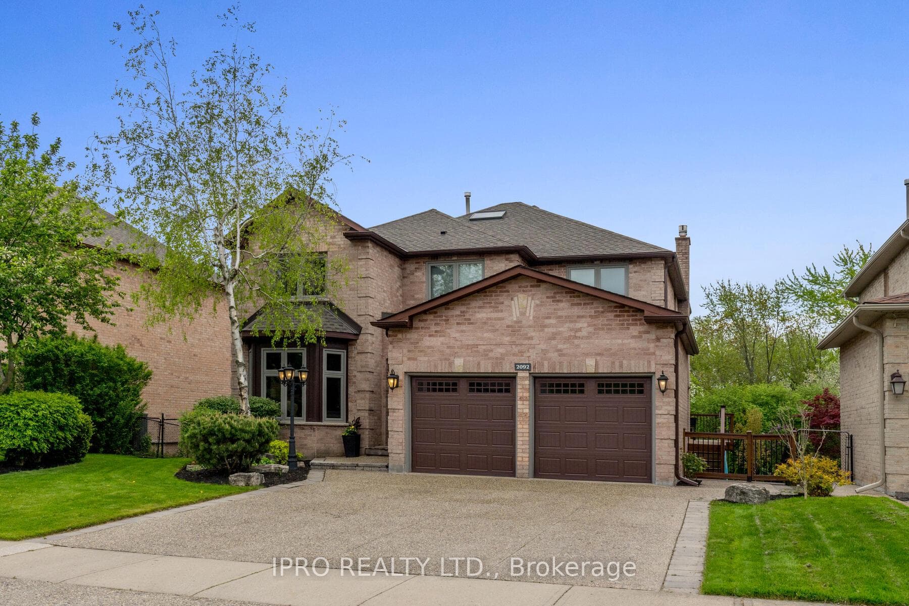 2092 Nipigon Drive photo 2