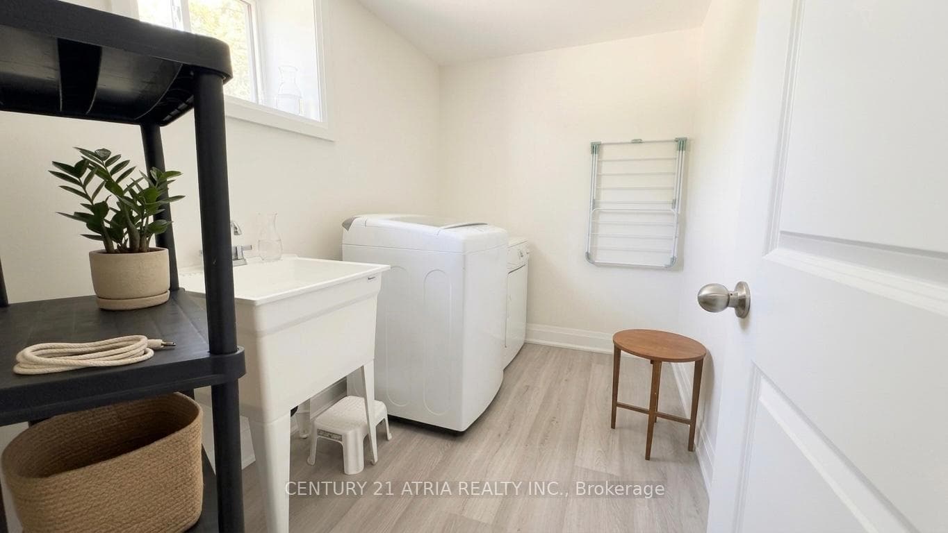115 Ellington Drive photo 17