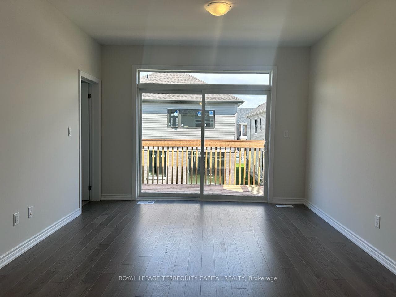 26 Valleybrook Road Unit Upper photo 9