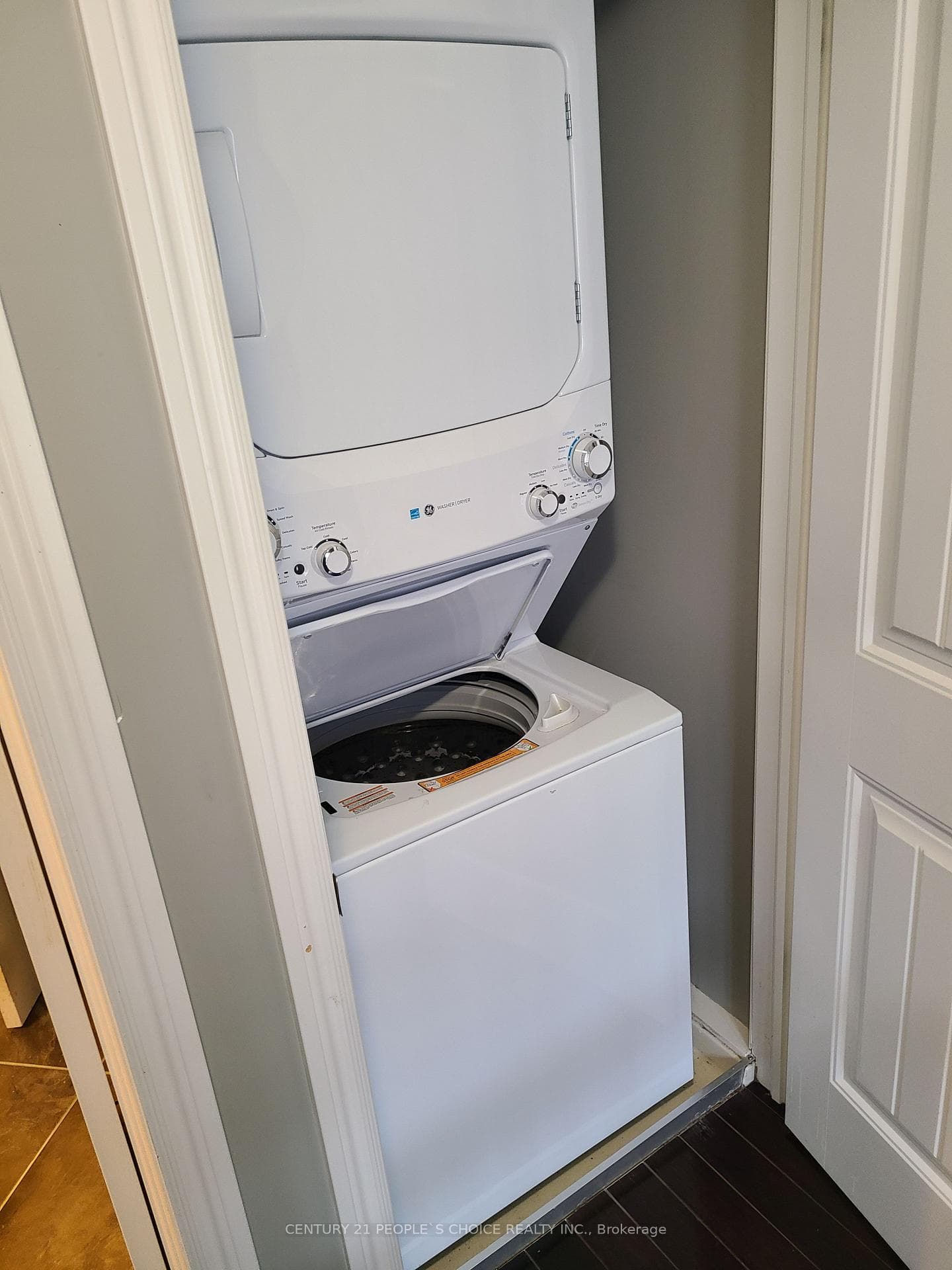 535 Margaret Street Unit 24 photo 8
