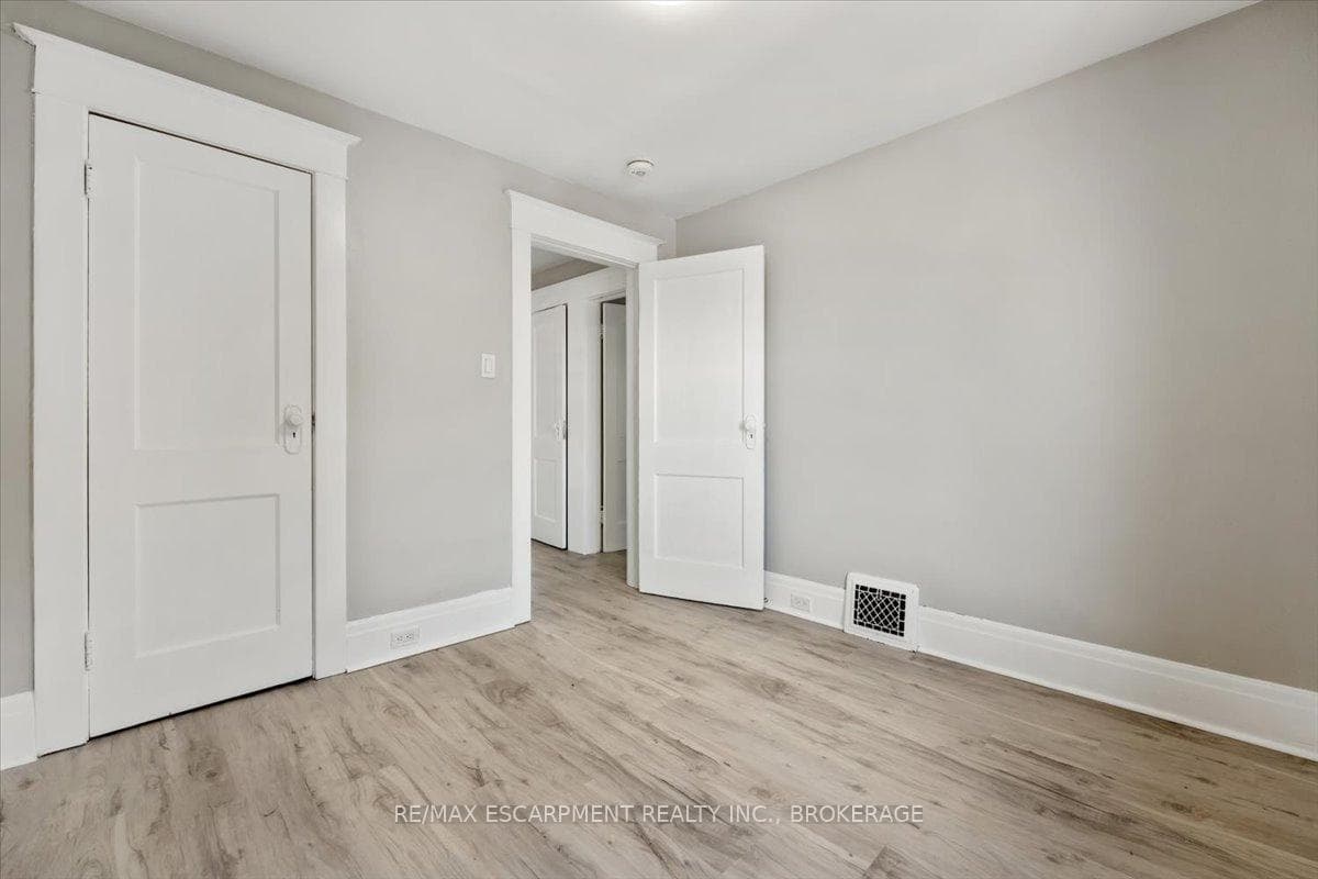 3 Carleton Street Unit Main photo 17