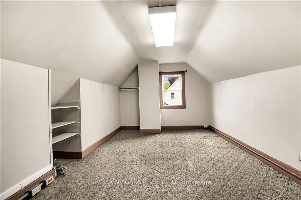 145 Welland Avenue photo 21