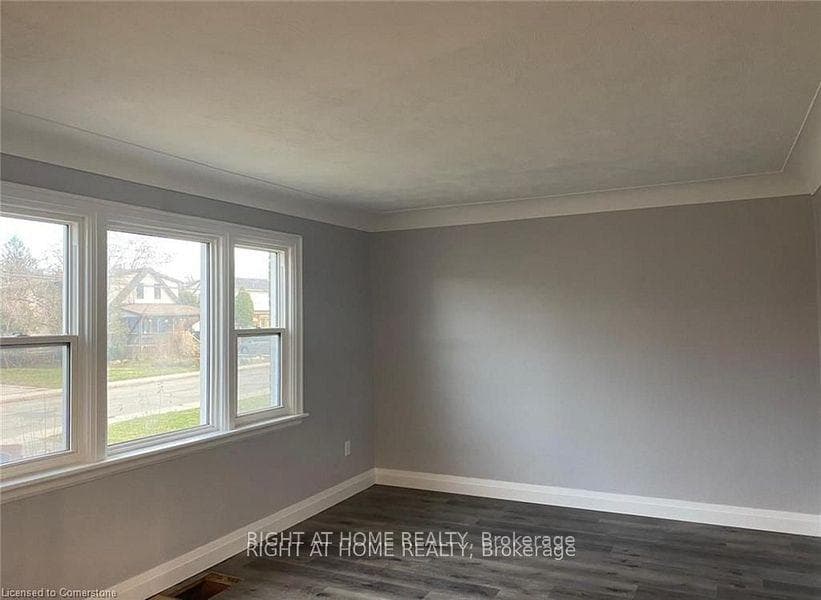 84 Ewen Road photo 2
