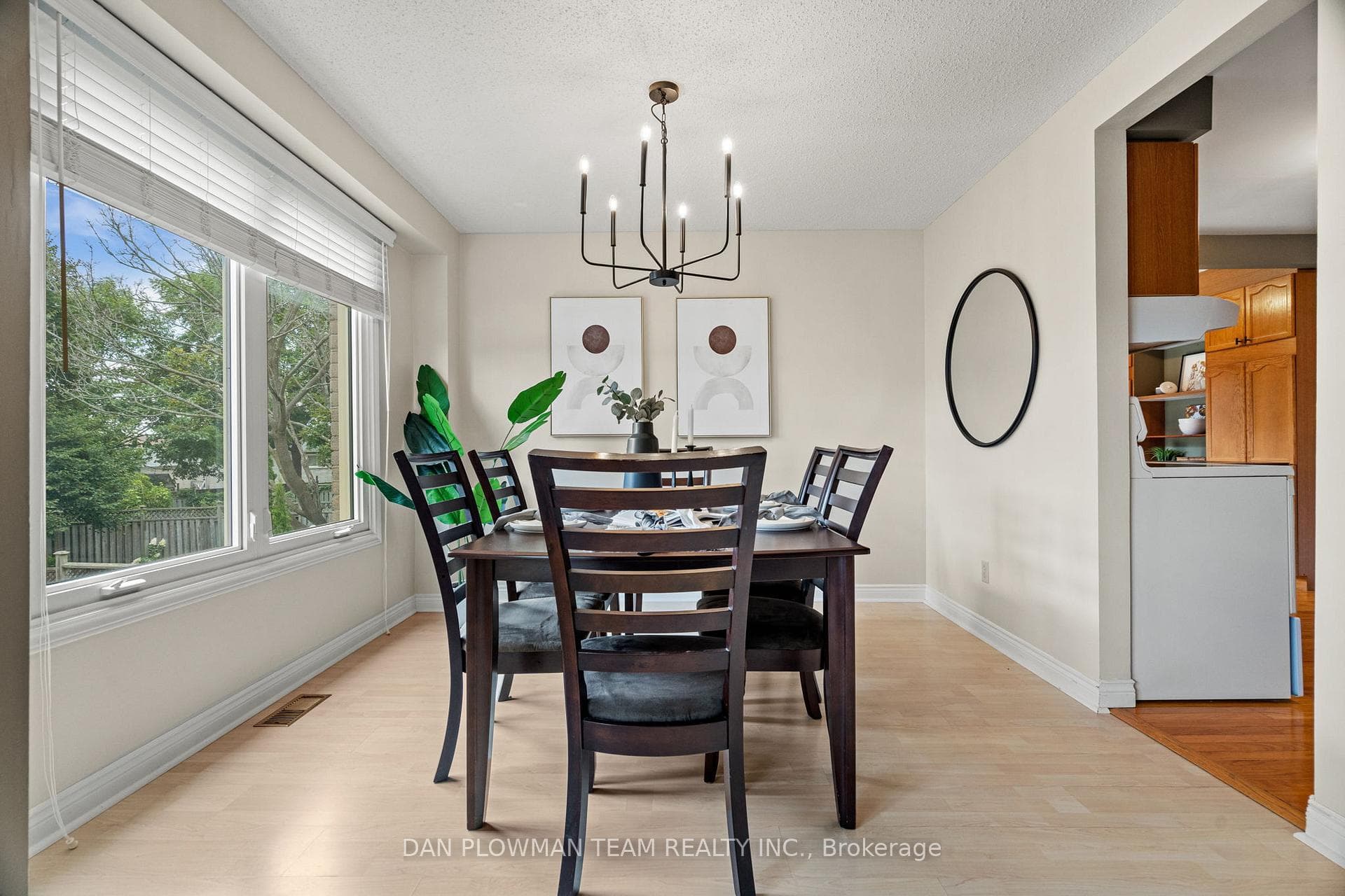 695 Crimson Crescent photo 13
