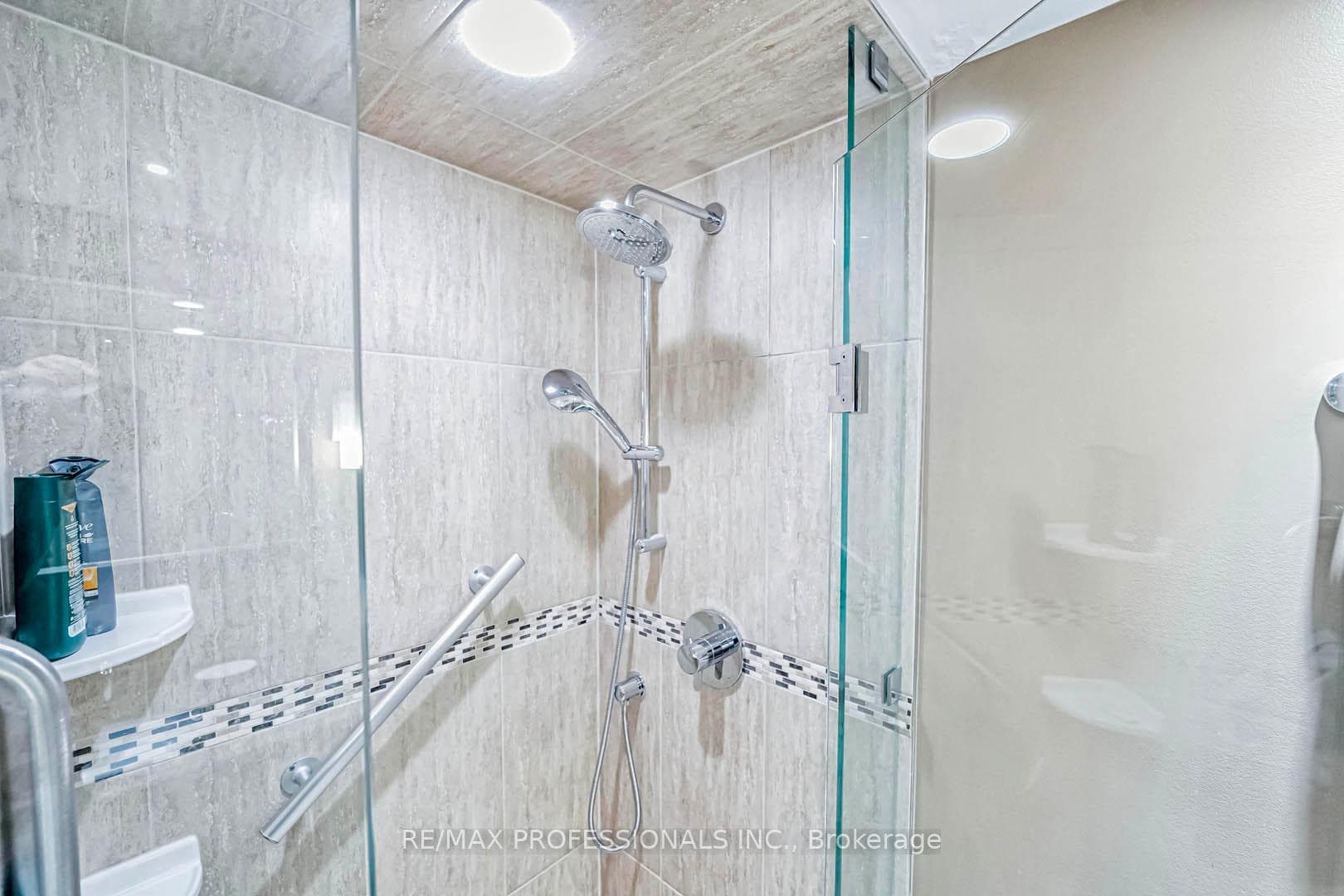 965 Inverhouse Drive Unit 608 photo 21