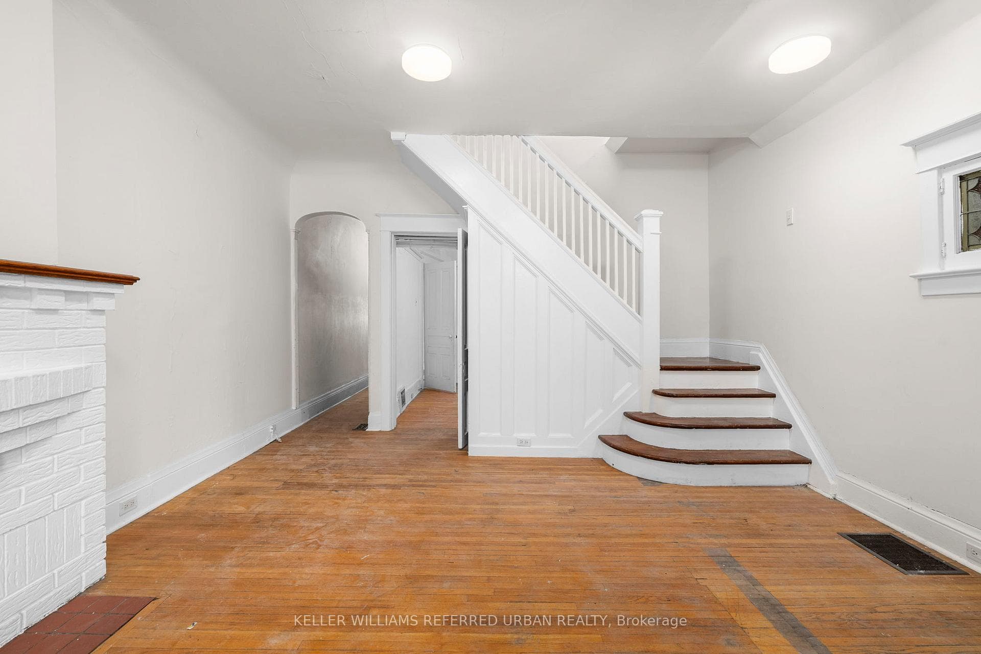1182 Dufferin Street photo 8