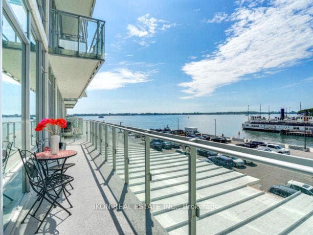 29 Queens Quay Unit 302 photo 24