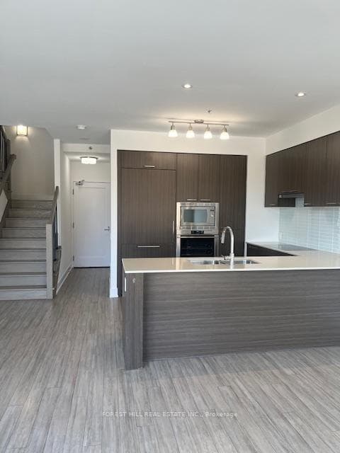 310 Tweedsmuir Avenue Unit TH10 photo 6