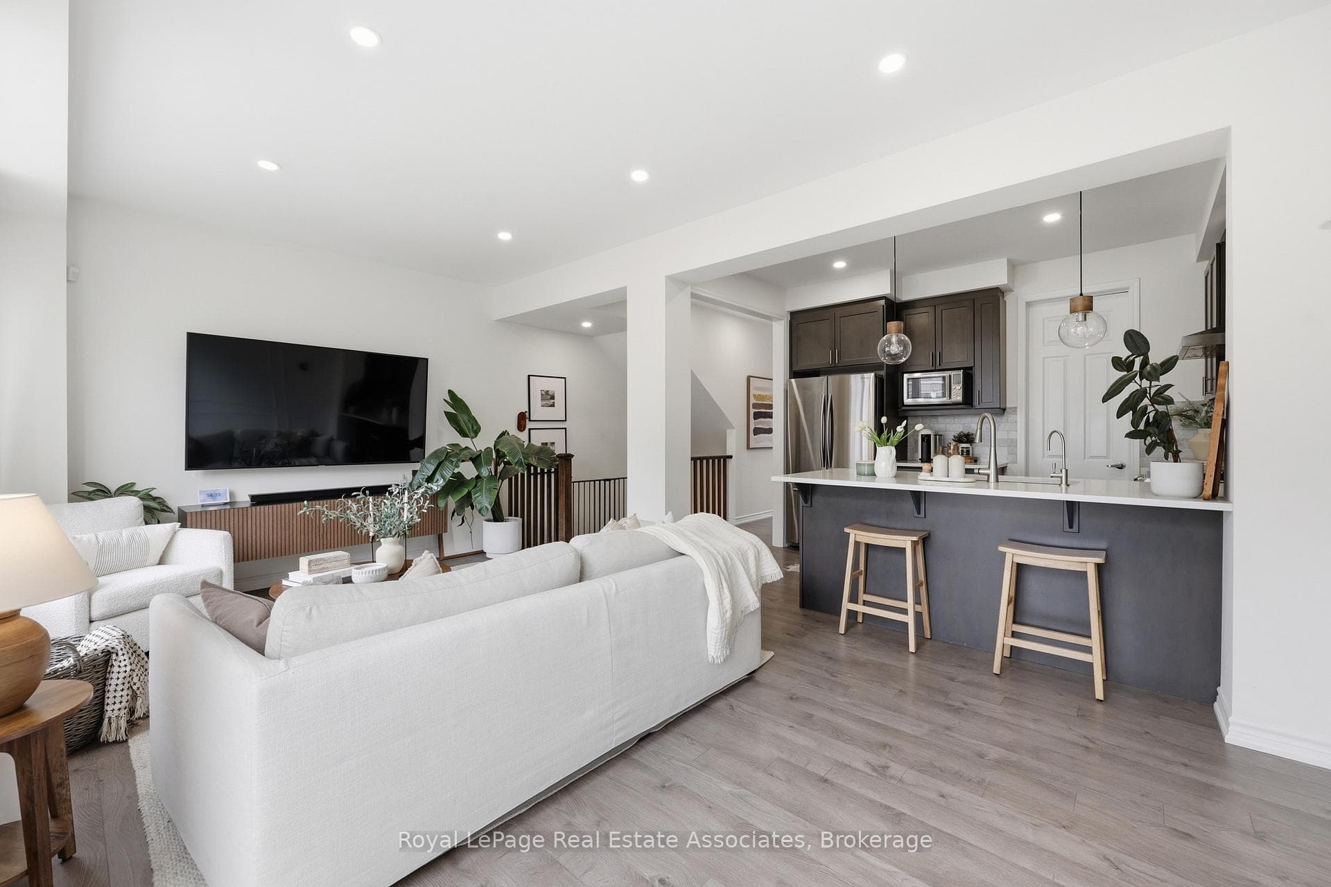 1222 Rose Way Unit 27 photo 9