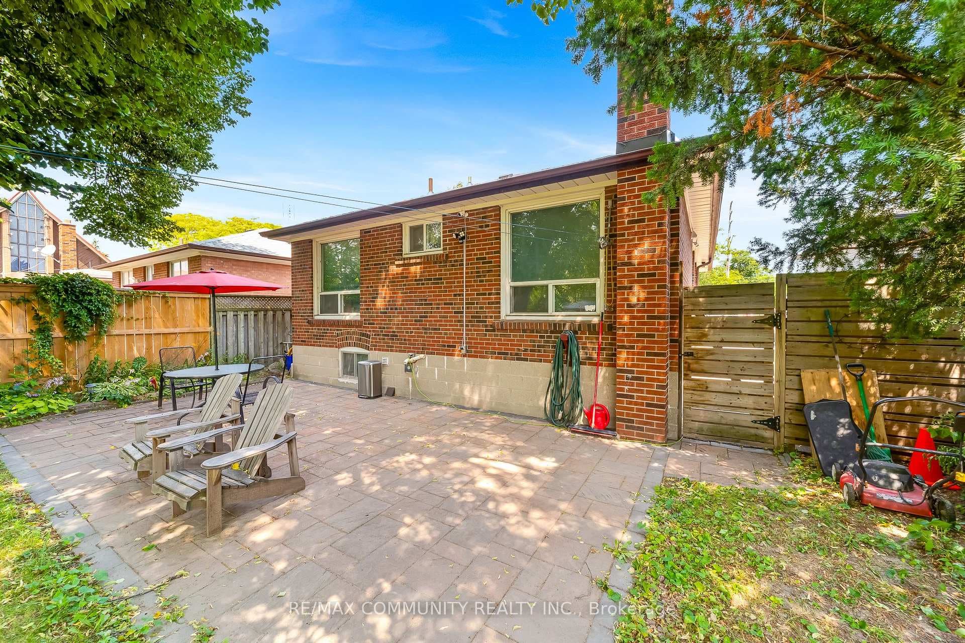 764 Brimley Road photo 39
