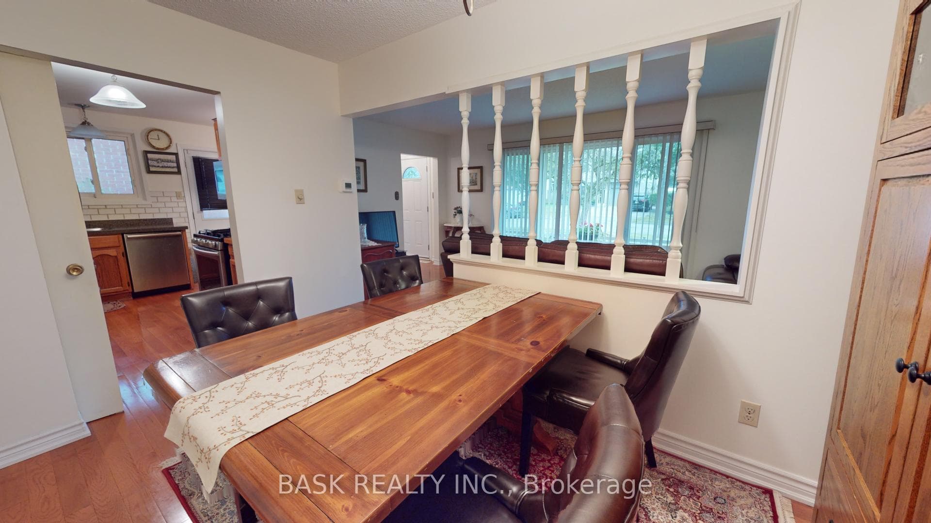 119 Hillbrook Crescent photo 10