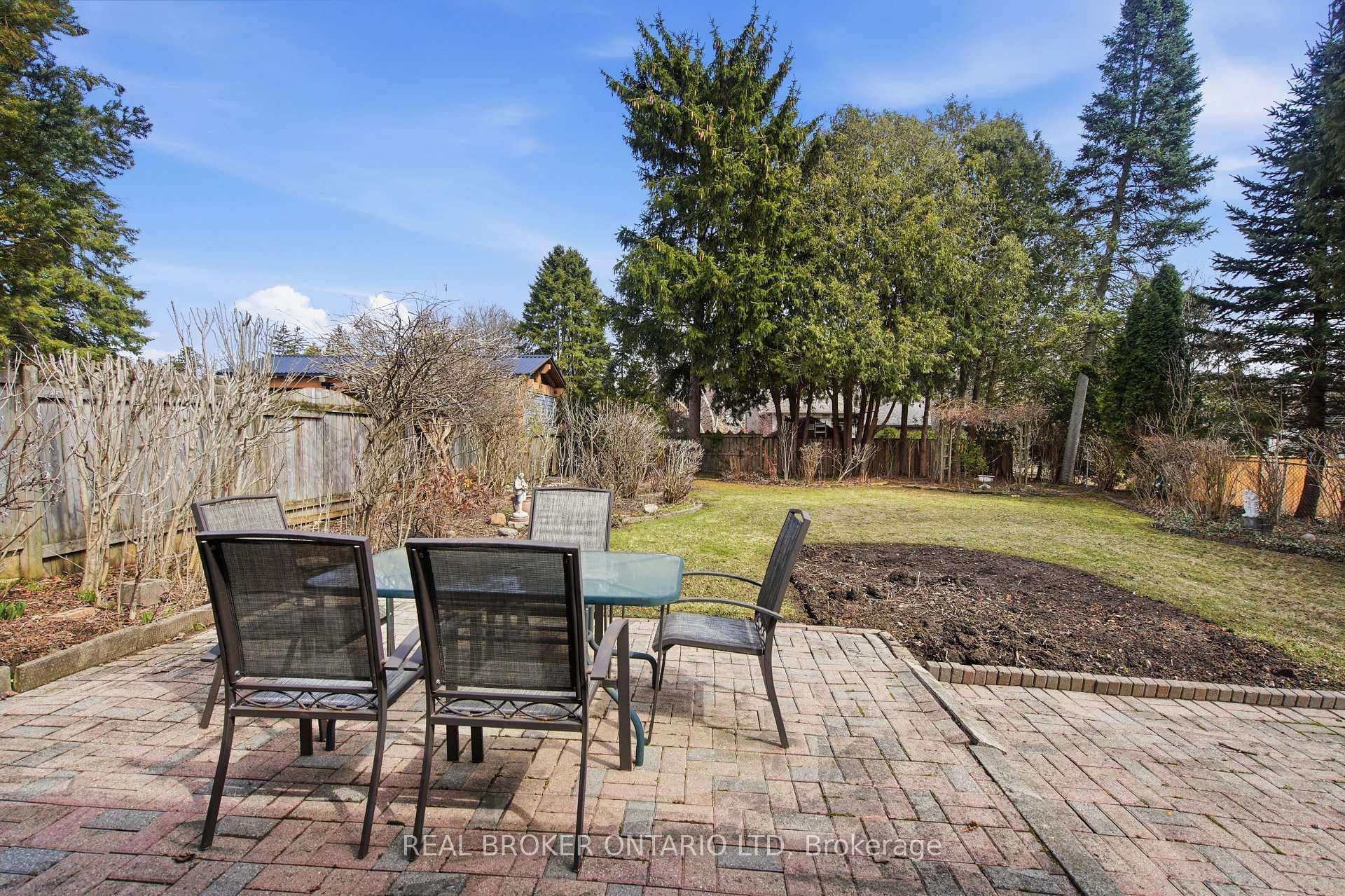 908 William Street photo 37