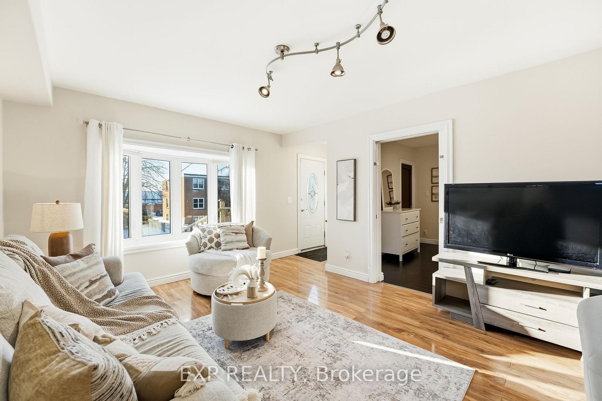 77 Westmount Street photo 10