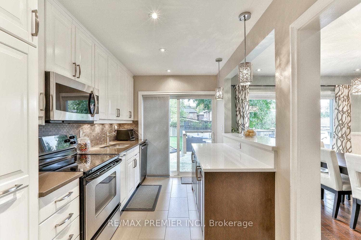 684 Eglinton Avenue photo 10