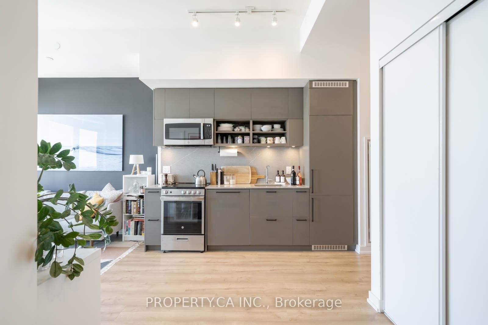 135 East Liberty Street Unit 2701 photo 9