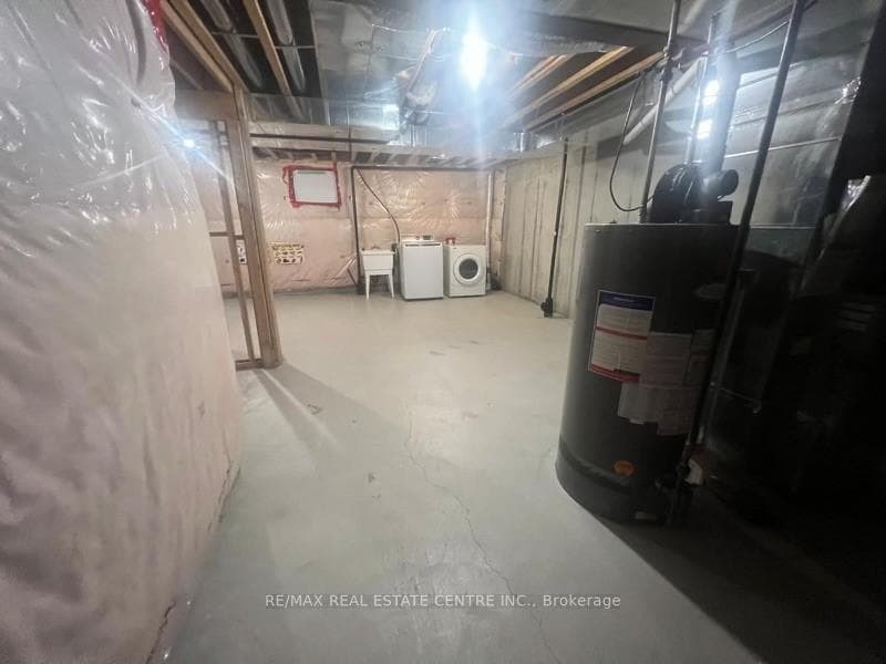 242 Gleave Terrace photo 15